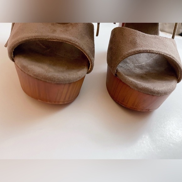 Mi.iM Taupe Platform Heels with Fringe and Wood Accents Boho Festival - Picture 8 of 11